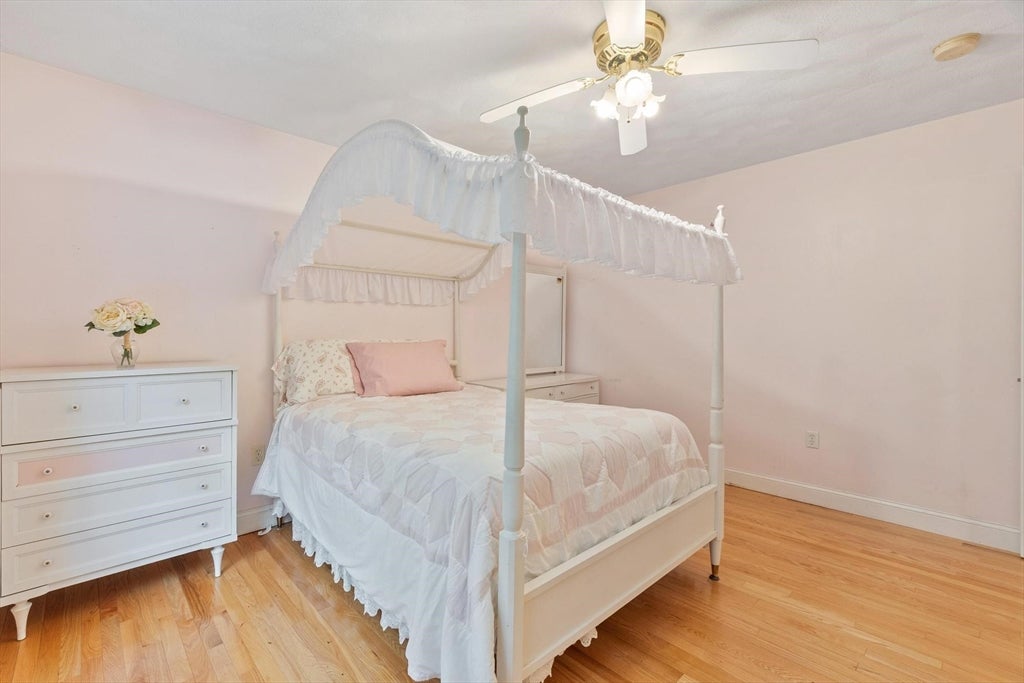 Wyndridge Cir, Pelham, NH 03076