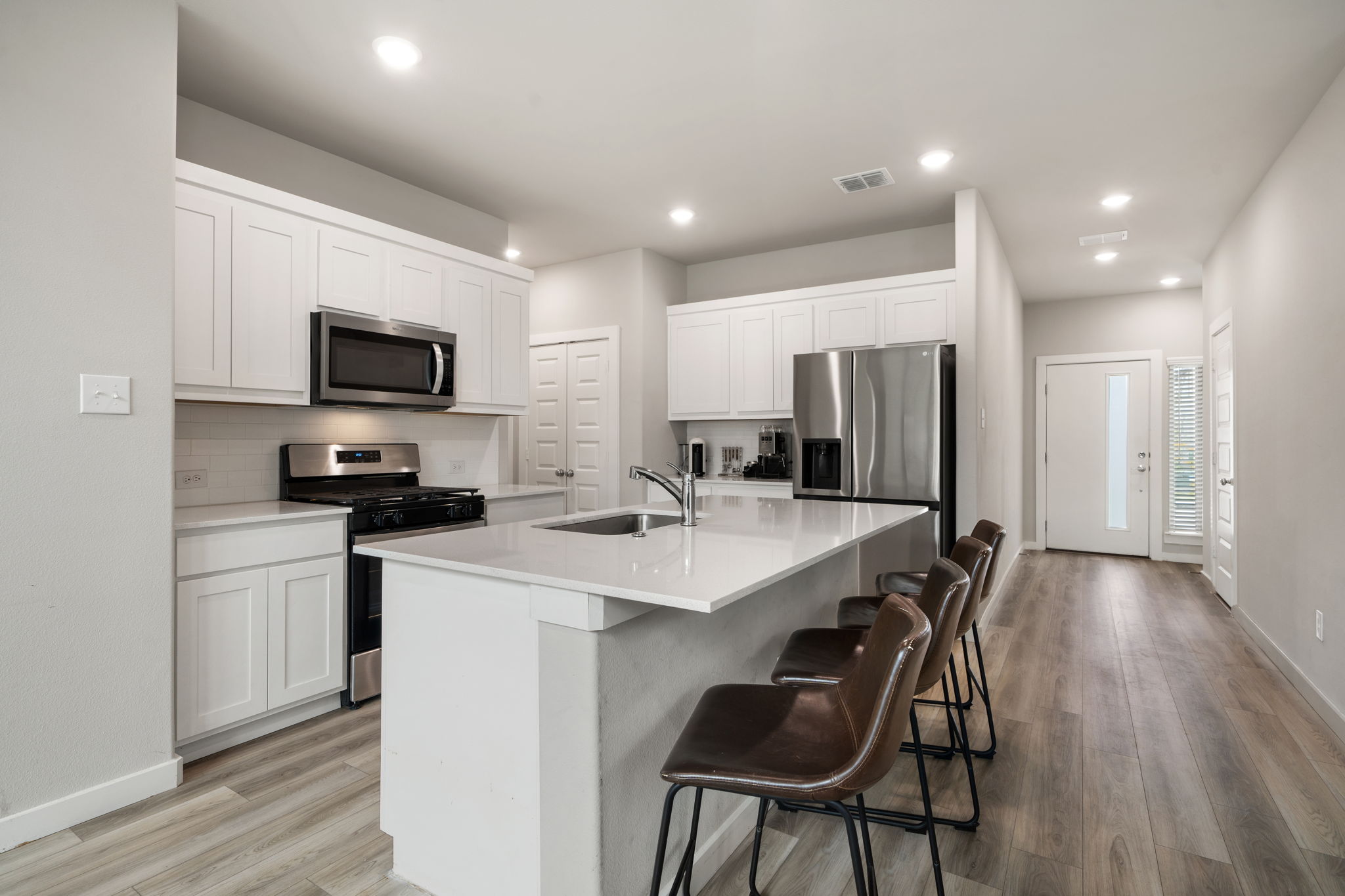  High Ceilings, Natural Light, and Modern Elegance in McKinney ISD - 物件實景