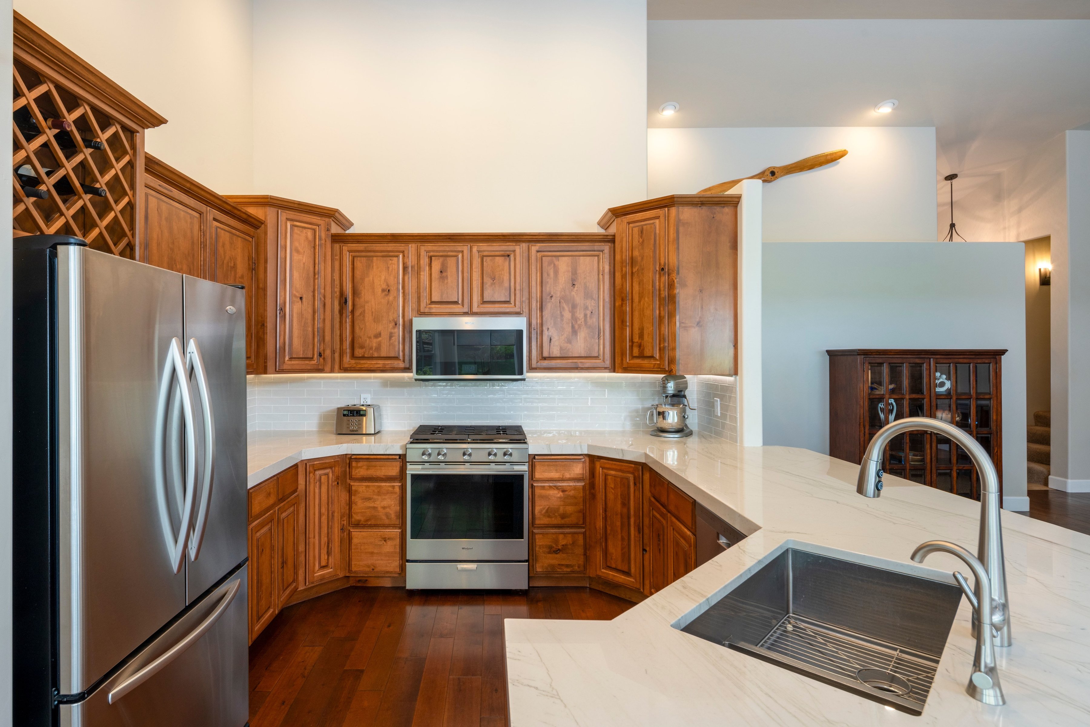  Private Retreat. Exceptional Garage. Room for Everything. - 物件實景