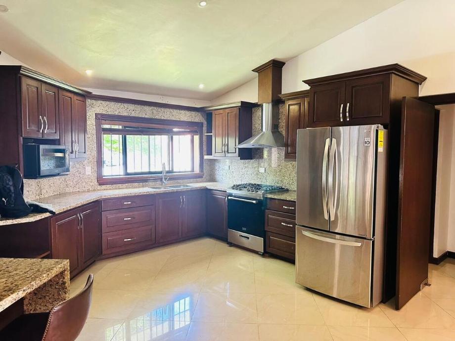 Monterrey, Nuevo León, 64987, Mexico, 5 Bedrooms Bedrooms, ,5 BathroomsBathrooms,Residential,For Sale,1940150