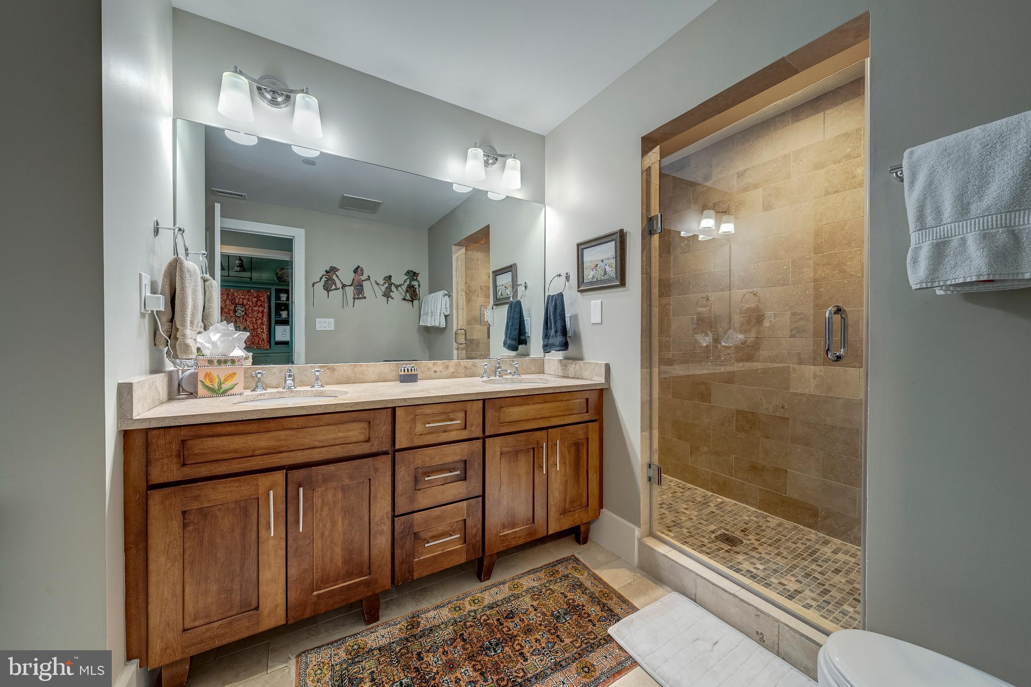 Arlington, Virginia, 22209, United States, 2 Bedrooms Bedrooms, ,2 BathroomsBathrooms,Residential,For Sale,1992776