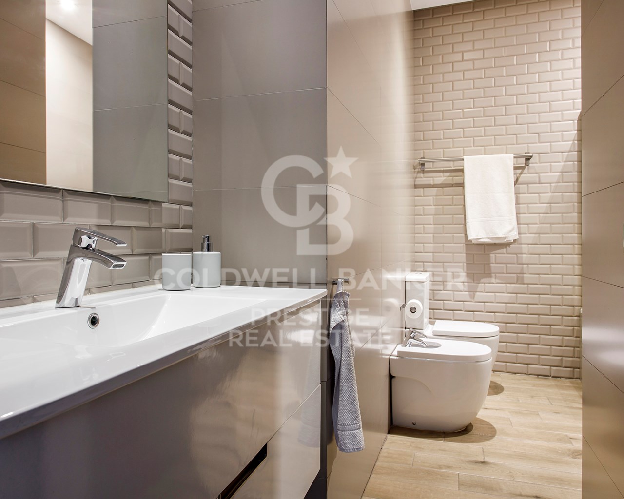 Barcelona, Catalonia, ES, 2 Bedrooms Bedrooms, ,2 BathroomsBathrooms,Residential,For Sale,1907348