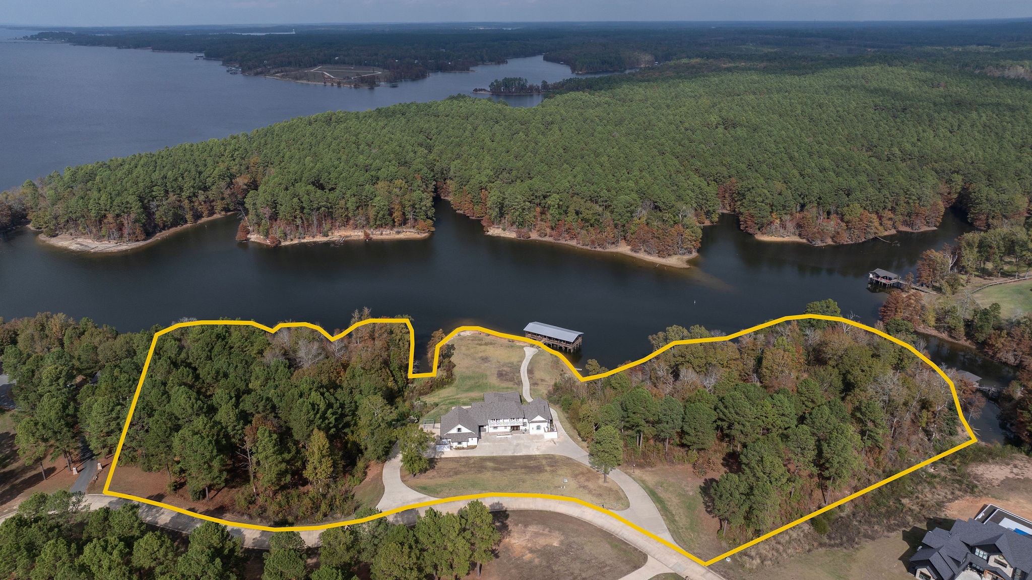 Many, Louisiana, 71449, United States, 3 Bedrooms Bedrooms, ,4 BathroomsBathrooms,Residential,For Sale,1998076