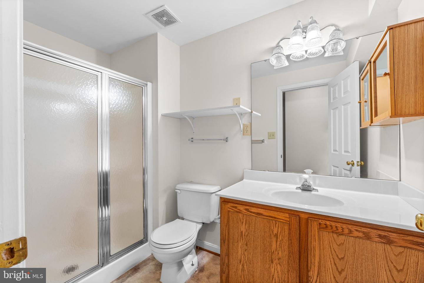 Clinton, Maryland, 20735, United States, 5 Bedrooms Bedrooms, ,5 BathroomsBathrooms,Residential,For Sale,1907711
