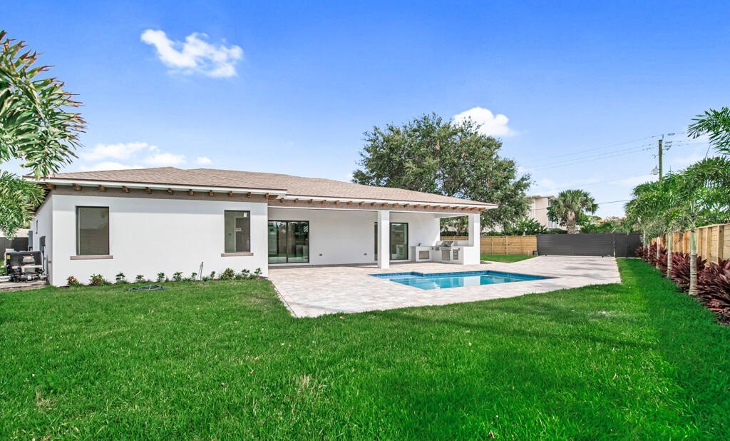 Palm Springs, Florida, 33461, United States, 4 Bedrooms Bedrooms, ,5 BathroomsBathrooms,Residential,For Sale,1835597