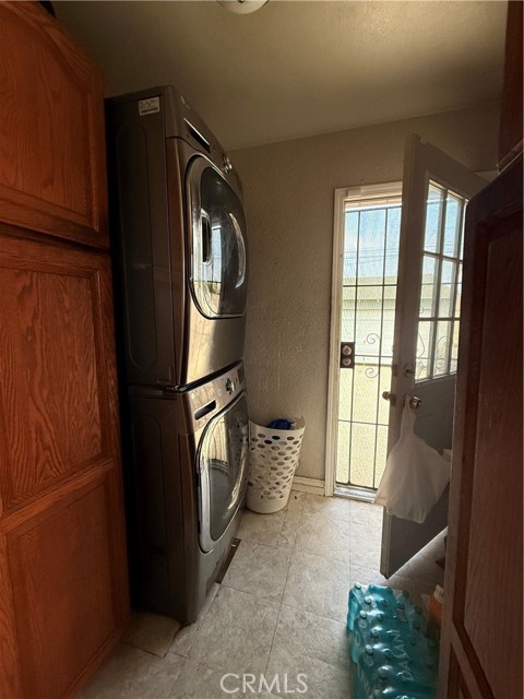 Los Angeles, California, 90047, United States, 3 Bedrooms Bedrooms, ,1 BathroomBathrooms,Residential,For Sale,1920409