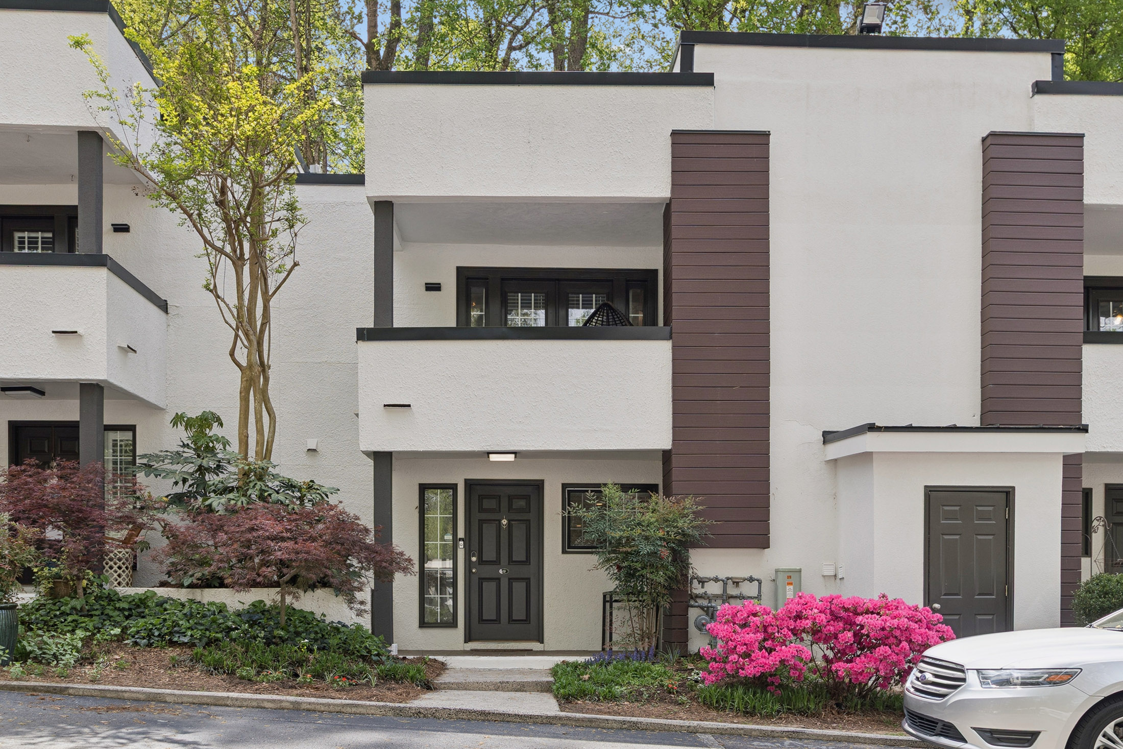  Beautifully Updated Two-story Townhome - 物件實景