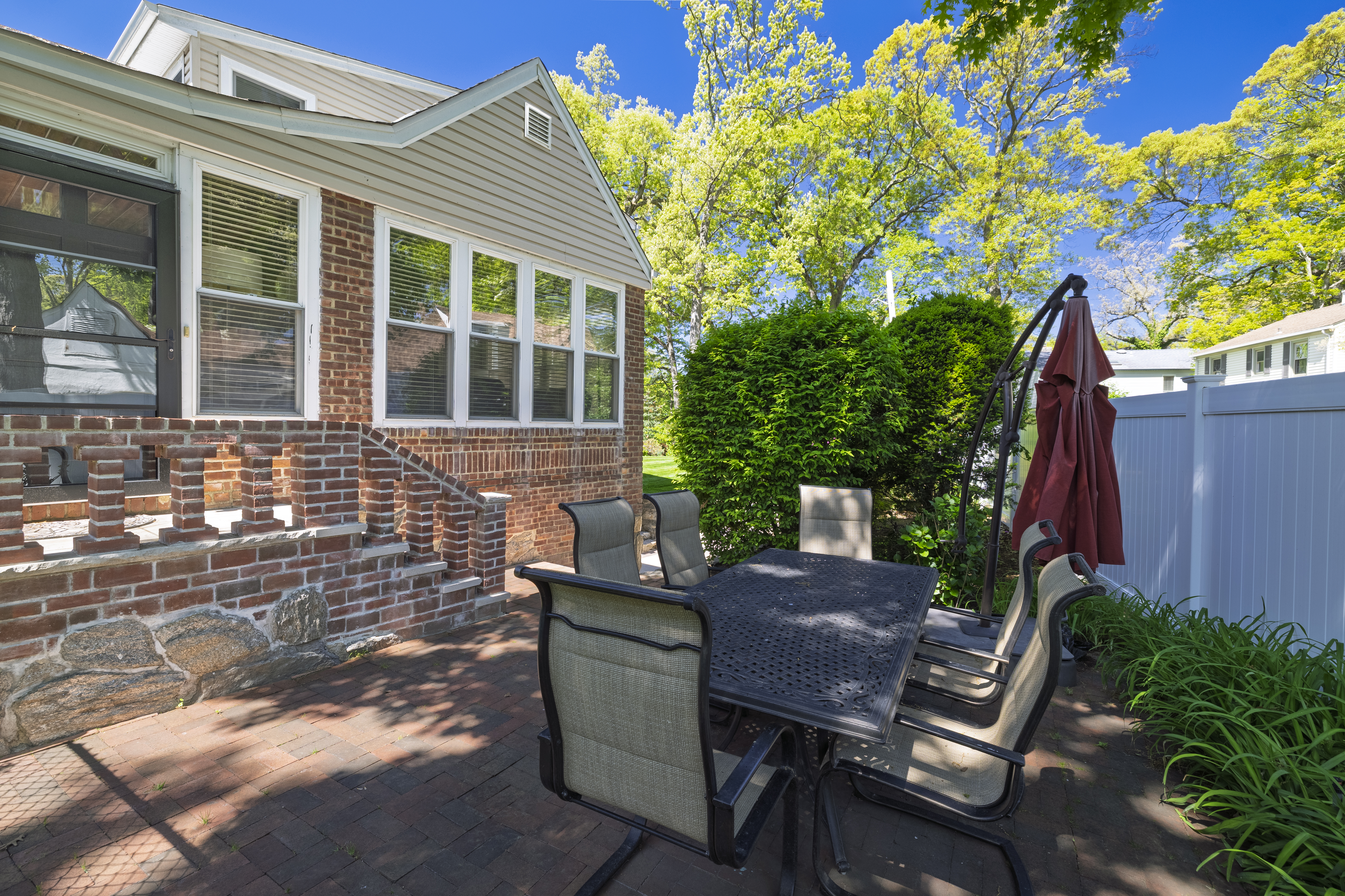  124 Peterhoff Avenue, Malverne, NY, 11565 - 物件實景