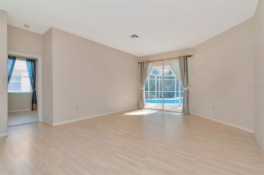 Oldsmar, Florida, 34677, United States, 4 Bedrooms Bedrooms, ,3 BathroomsBathrooms,Residential,For Sale,1998851