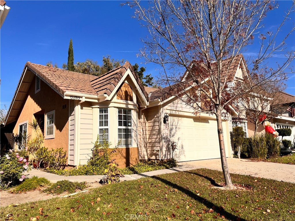 Canyon Country, California, 91351, United States, 3 Bedrooms Bedrooms, ,2 BathroomsBathrooms,Residential,For Sale,2006258