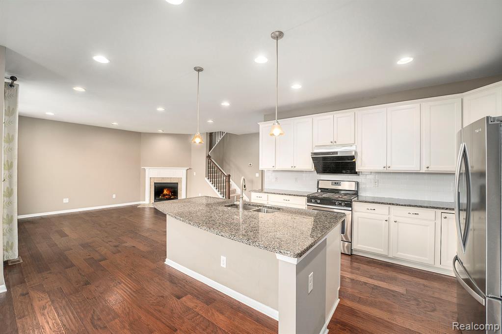 Canton Twp, Michigan, 48188, United States, 4 Bedrooms Bedrooms, ,Residential,For Sale,1988749