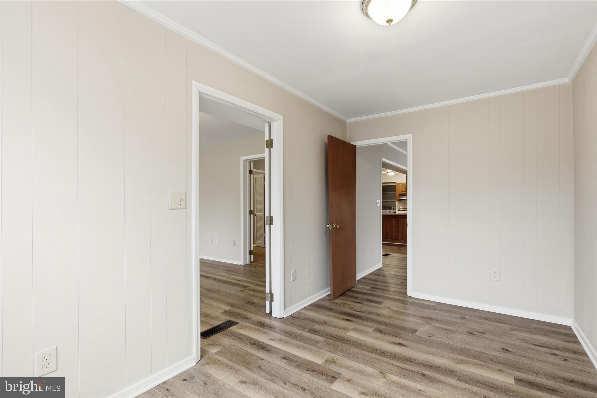 Bowie, Maryland, 20715, United States, 5 Bedrooms Bedrooms, ,3 BathroomsBathrooms,Residential,For Sale,2009655