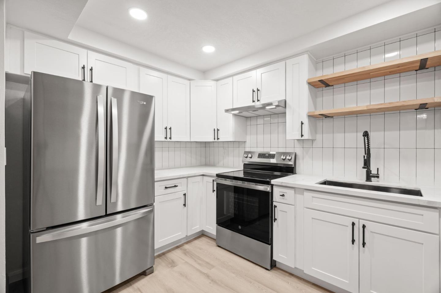 Mountain View, California, 94040, United States, 2 Bedrooms Bedrooms, ,2 BathroomsBathrooms,Residential,For Sale,1997525