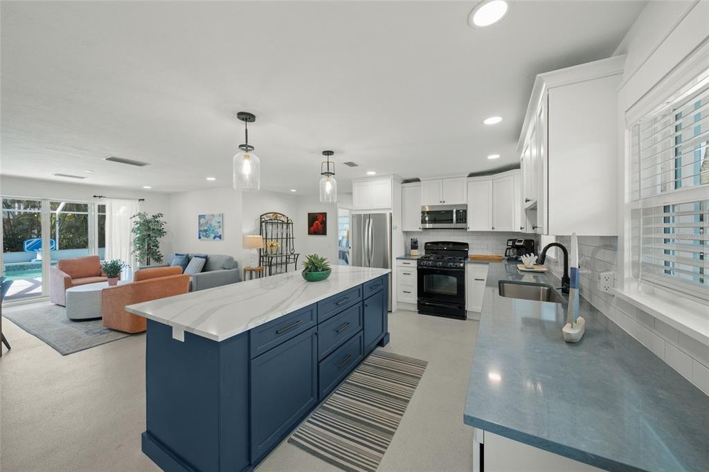 Holmes Beach, Florida, 34217, United States, 3 Bedrooms Bedrooms, ,3 BathroomsBathrooms,Residential,For Sale,1902788