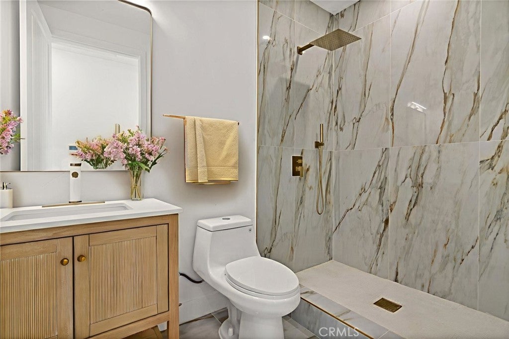 Fullerton, California, 92833, United States, 6 Bedrooms Bedrooms, ,4 BathroomsBathrooms,Residential,For Sale,1979244