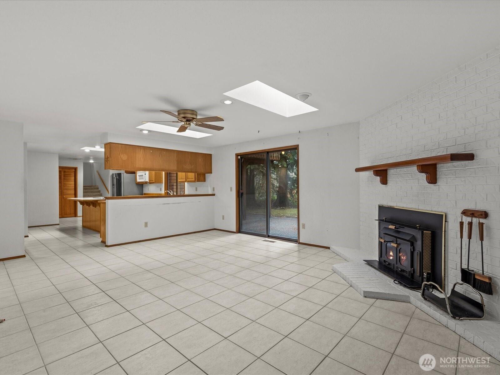 KENT, Washington, 98042, United States, 4 Bedrooms Bedrooms, ,3 BathroomsBathrooms,Residential,For Sale,2001779