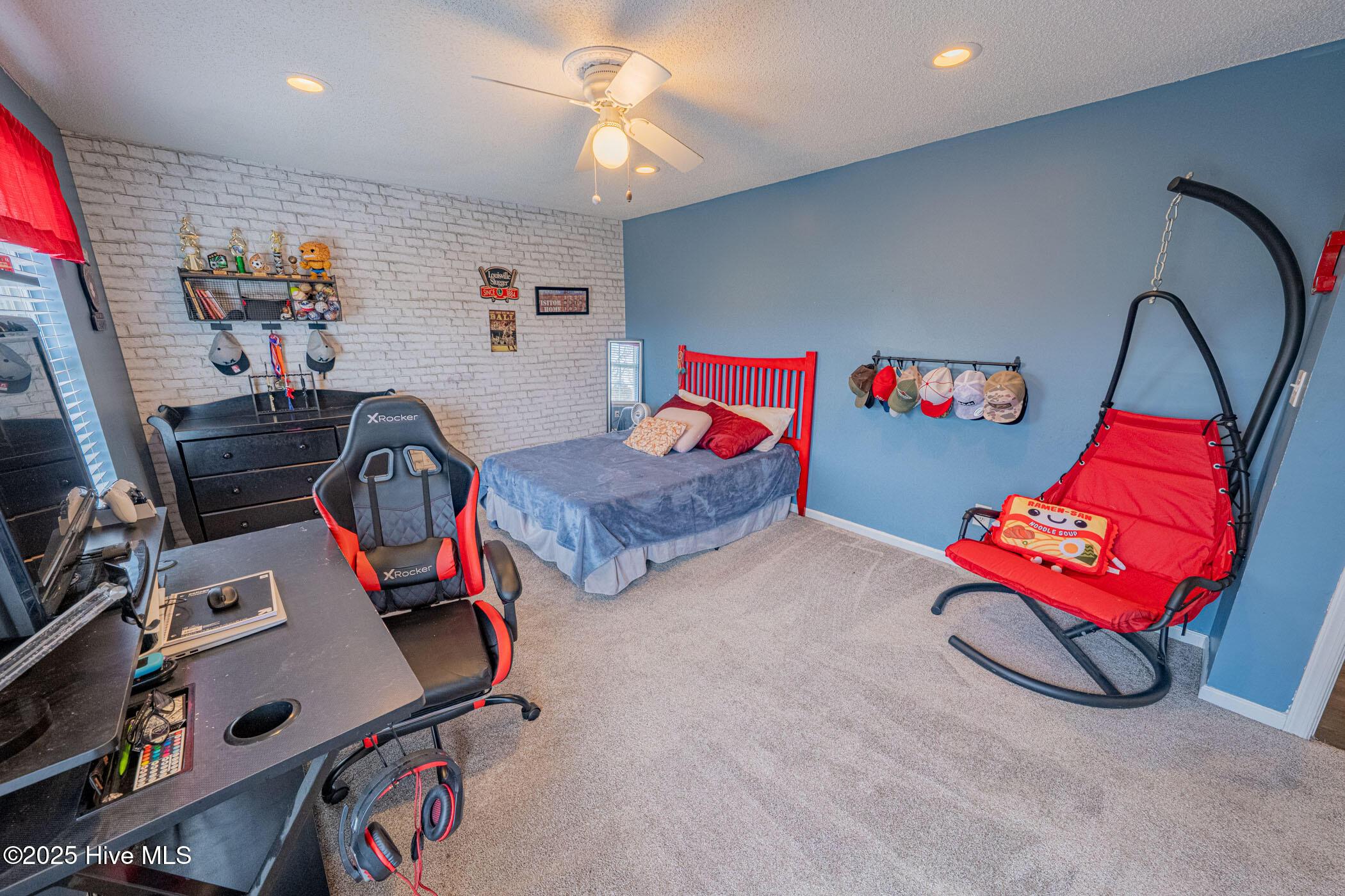 Moyock, North Carolina, 27958, United States, 6 Bedrooms Bedrooms, ,3 BathroomsBathrooms,Residential,For Sale,1997341