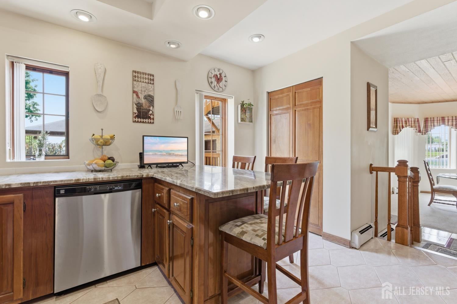 South Amboy, New Jersey, 08879, United States, 3 Bedrooms Bedrooms, ,3 BathroomsBathrooms,Residential,For Sale,2049117