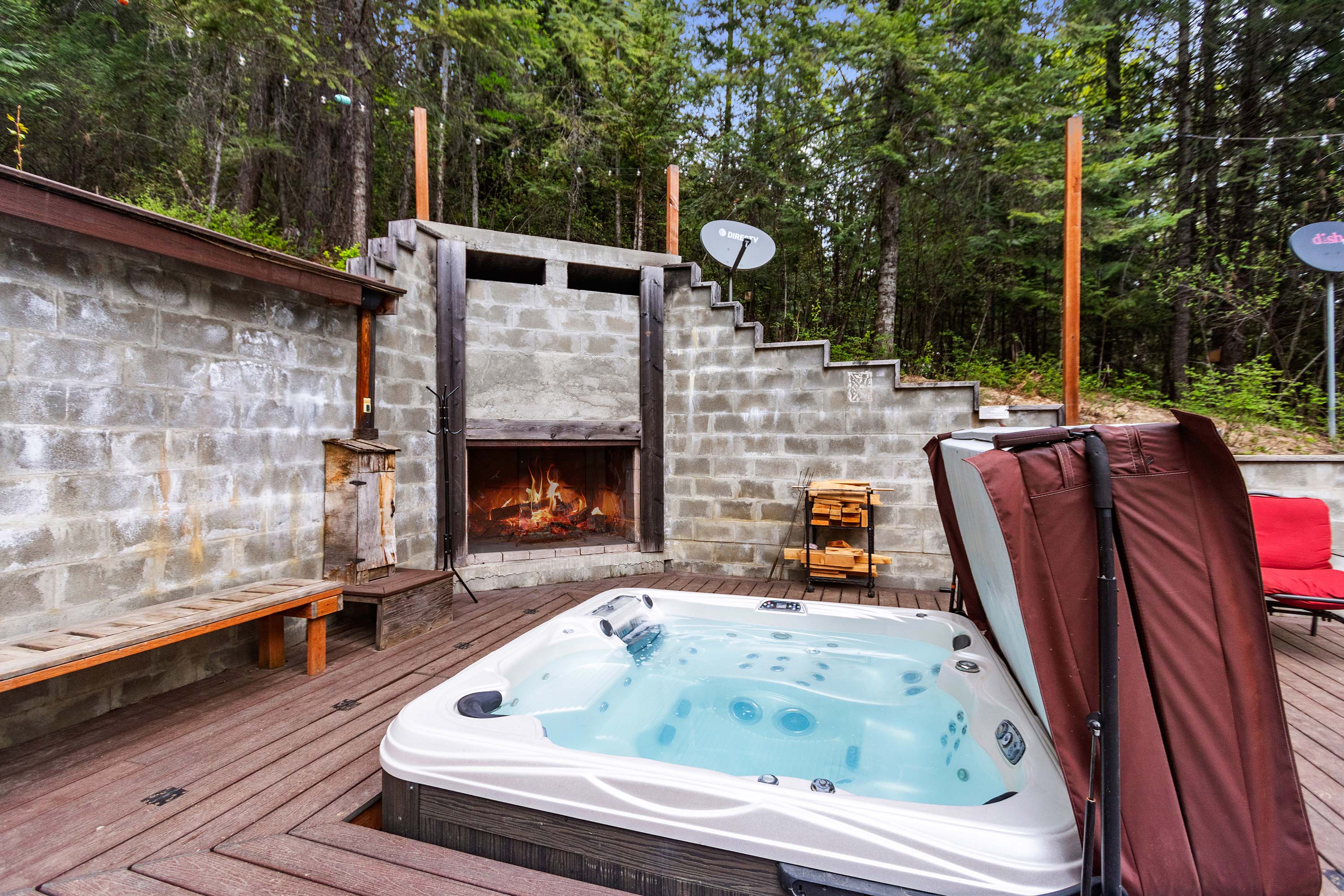 Sandpoint, Idaho, 83864, United States, 3 Bedrooms Bedrooms, ,2 BathroomsBathrooms,Residential,For Sale,1924530