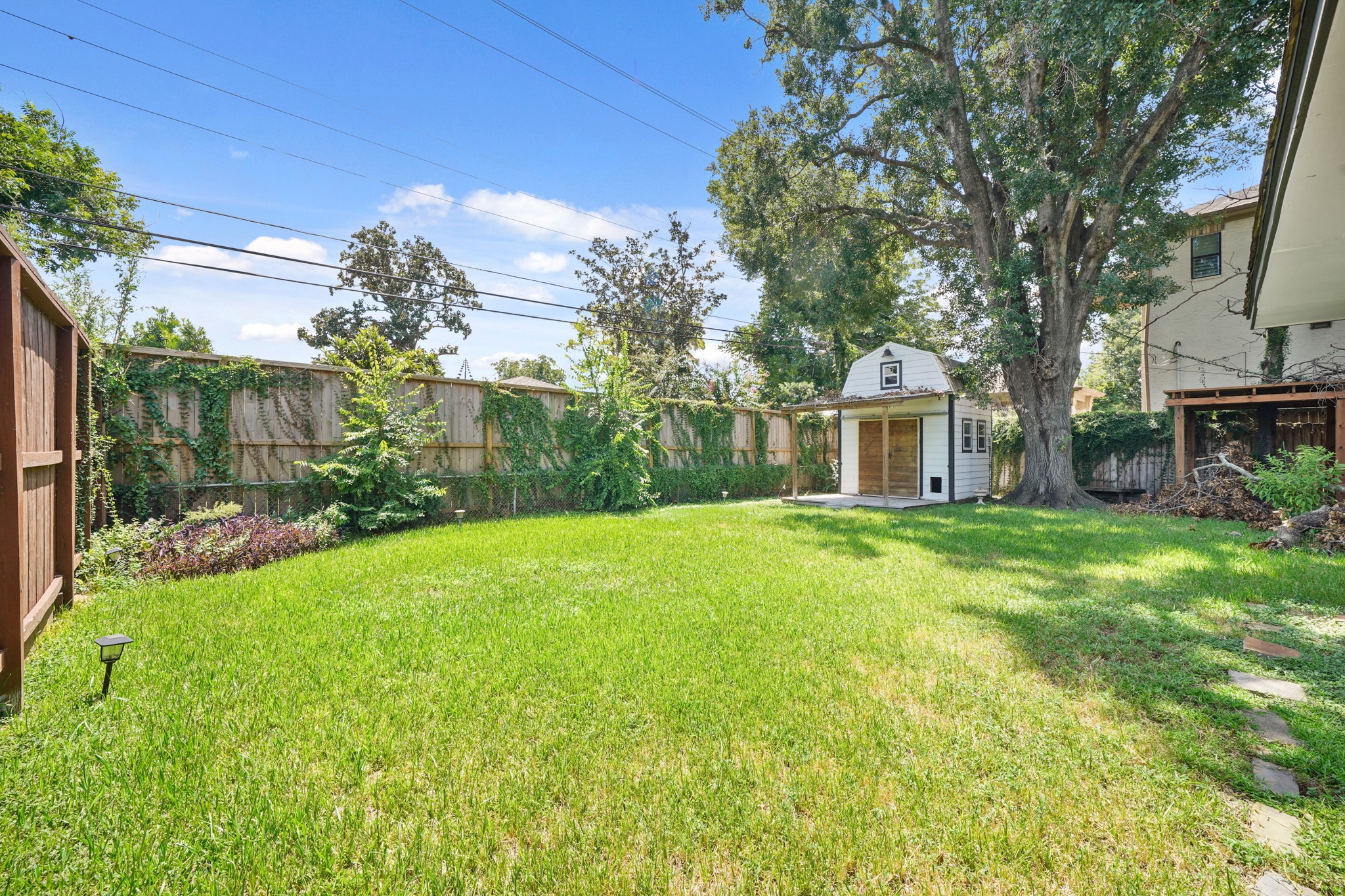 Bellaire, Texas, 77401, United States, 3 Bedrooms Bedrooms, ,2 BathroomsBathrooms,Residential,For Sale,1942222