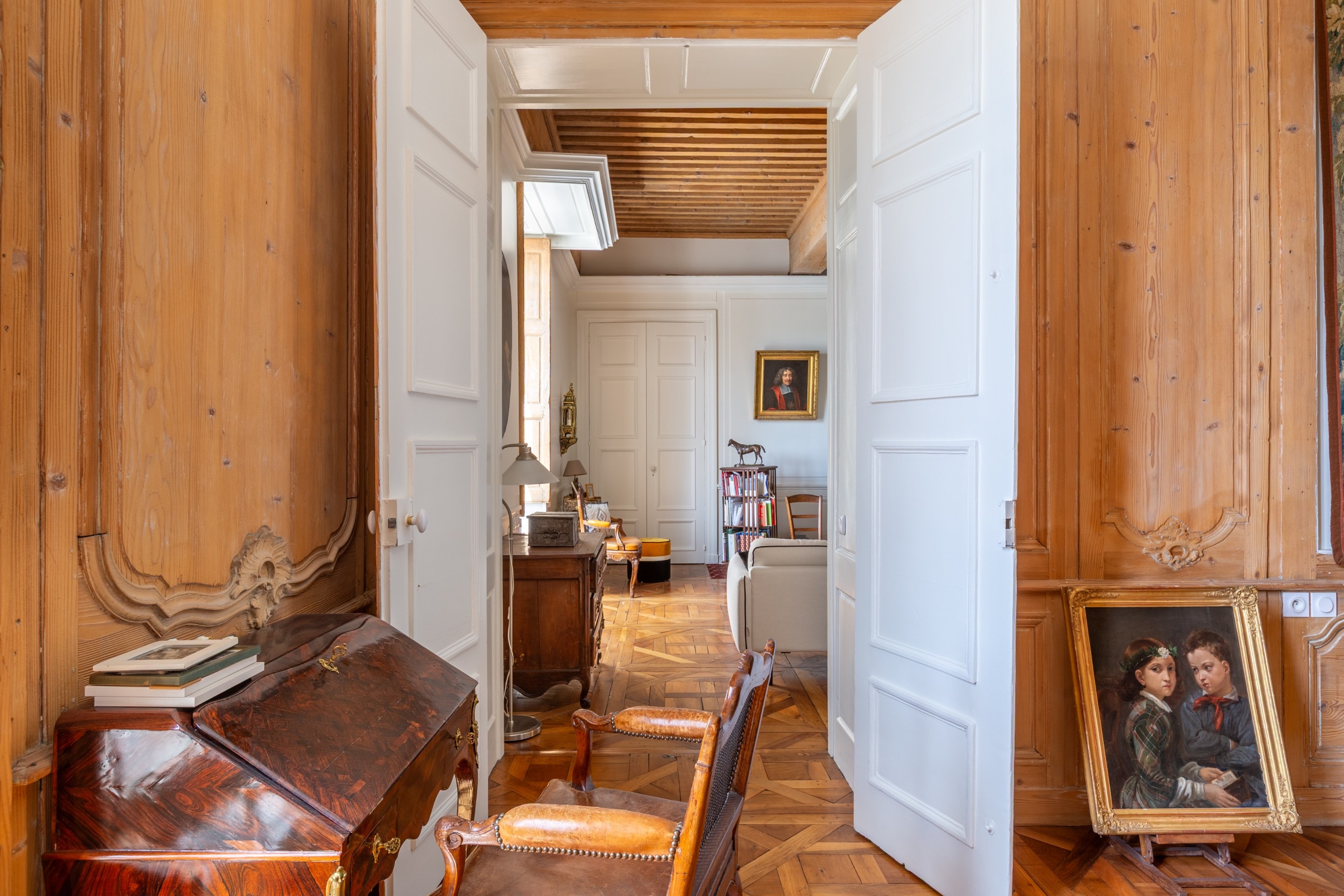  Character Apartment – Elegance, Generous Volumes & Exceptional Features - 物件實景