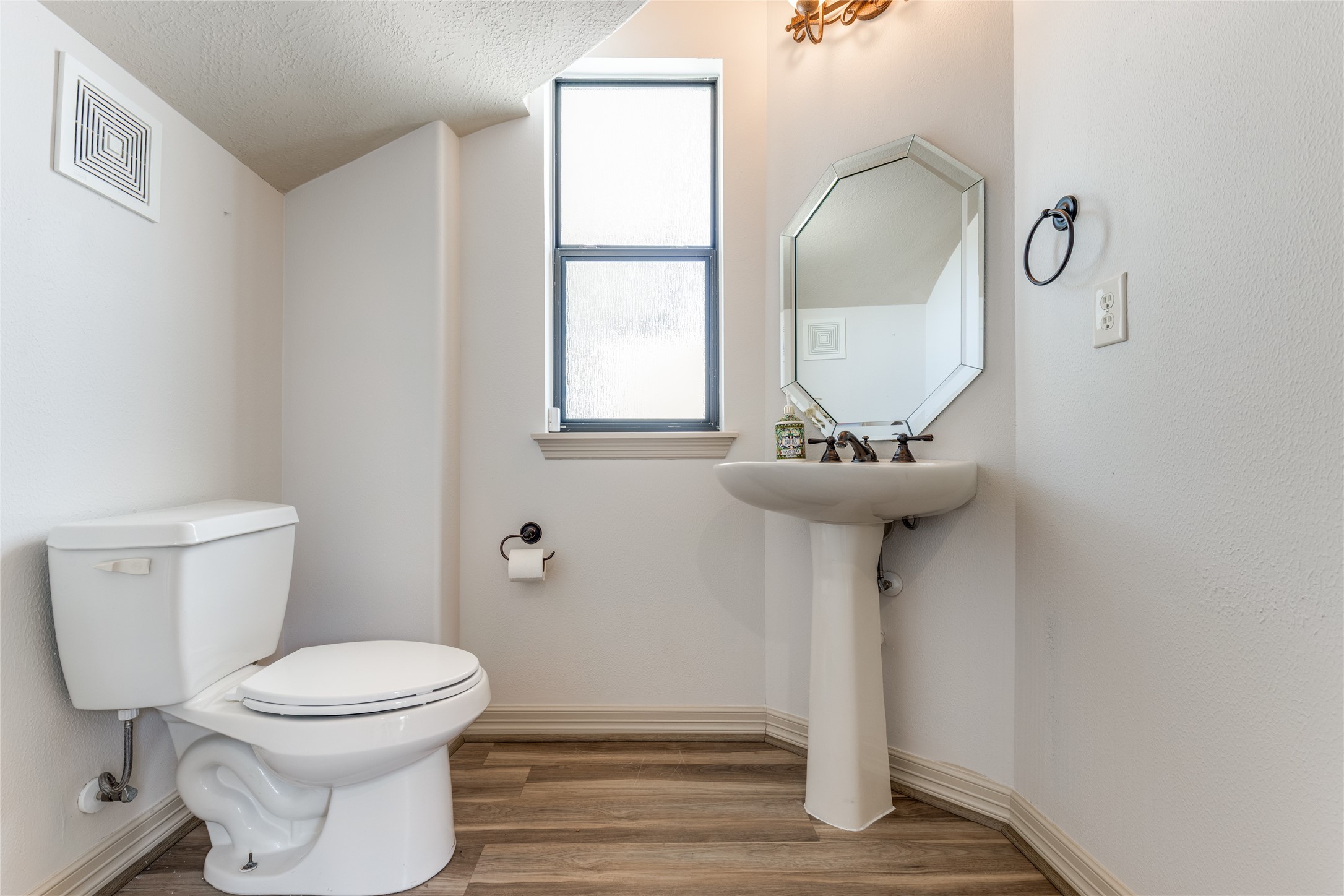 Spring, Texas, 77389, United States, 4 Bedrooms Bedrooms, ,7 BathroomsBathrooms,Residential,For Sale,1917972