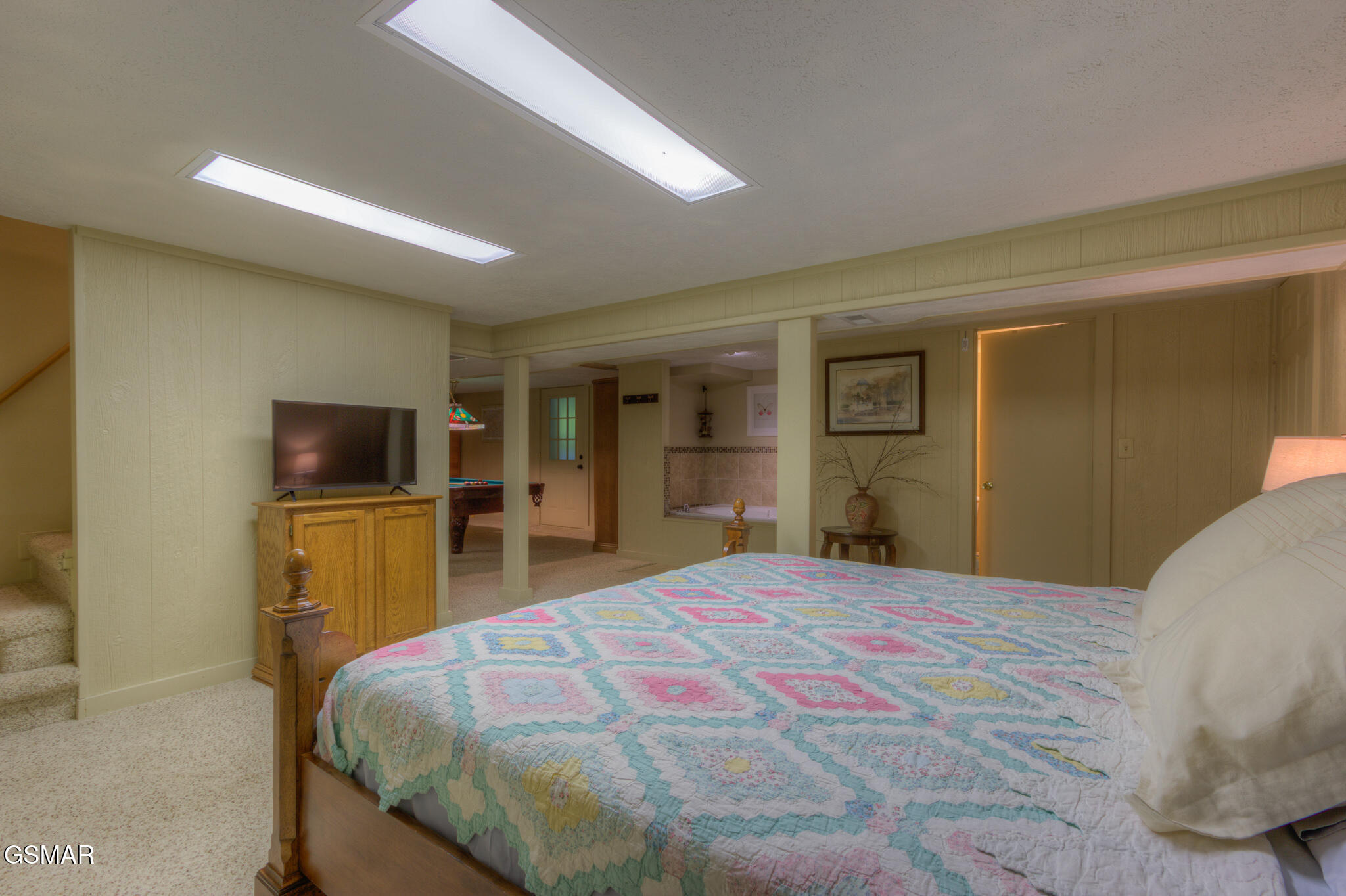 Gatlinburg, Tennessee, 37738, United States, 3 Bedrooms Bedrooms, ,4 BathroomsBathrooms,Residential,For Sale,1979752