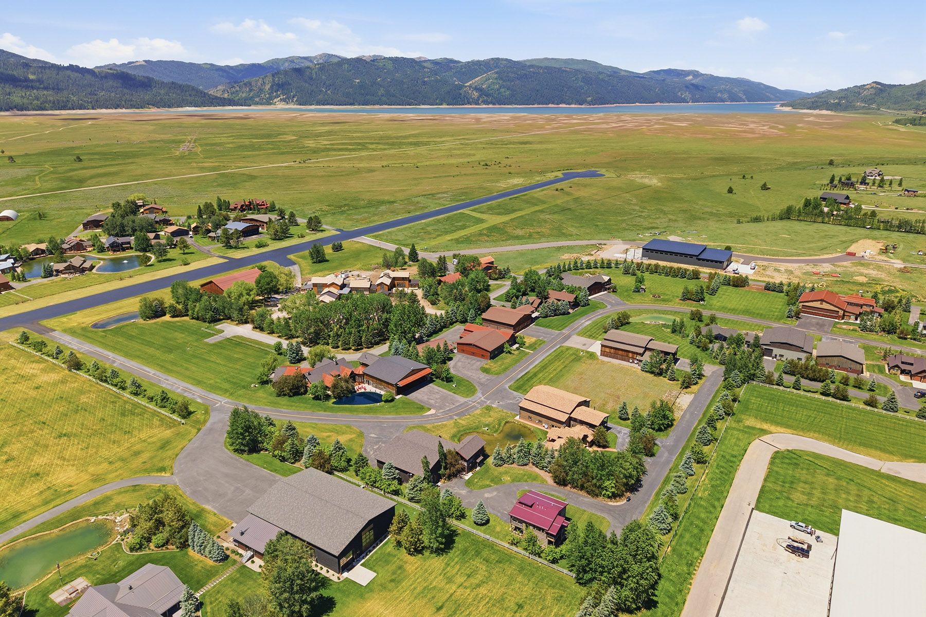  Elevated Living at Alpine Airpark - 物件實景
