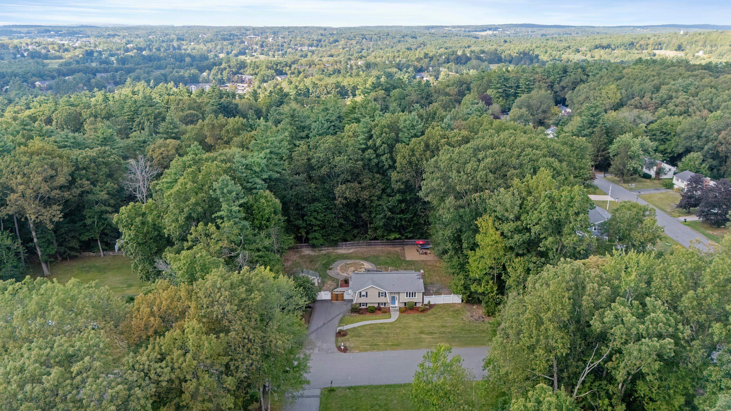 Derry, New Hampshire, 03038, United States, 3 Bedrooms Bedrooms, ,1 BathroomBathrooms,Residential,For Sale,1938906