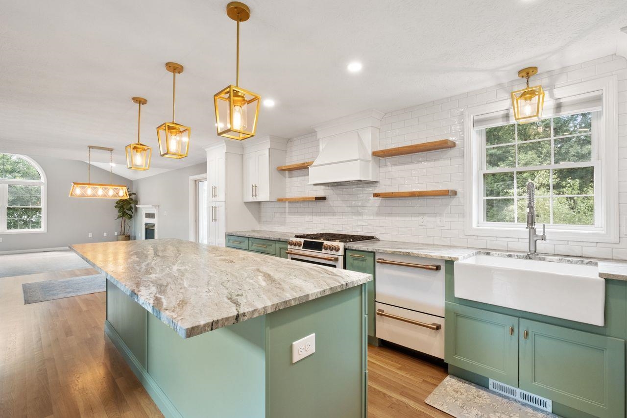Hudson, New Hampshire, 03051, United States, 3 Bedrooms Bedrooms, ,2 BathroomsBathrooms,Residential,For Sale,1940270