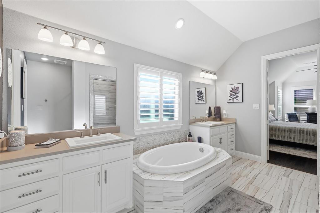 Little Elm, Texas, 75068, United States, 4 Bedrooms Bedrooms, ,4 BathroomsBathrooms,Residential,For Sale,1985757