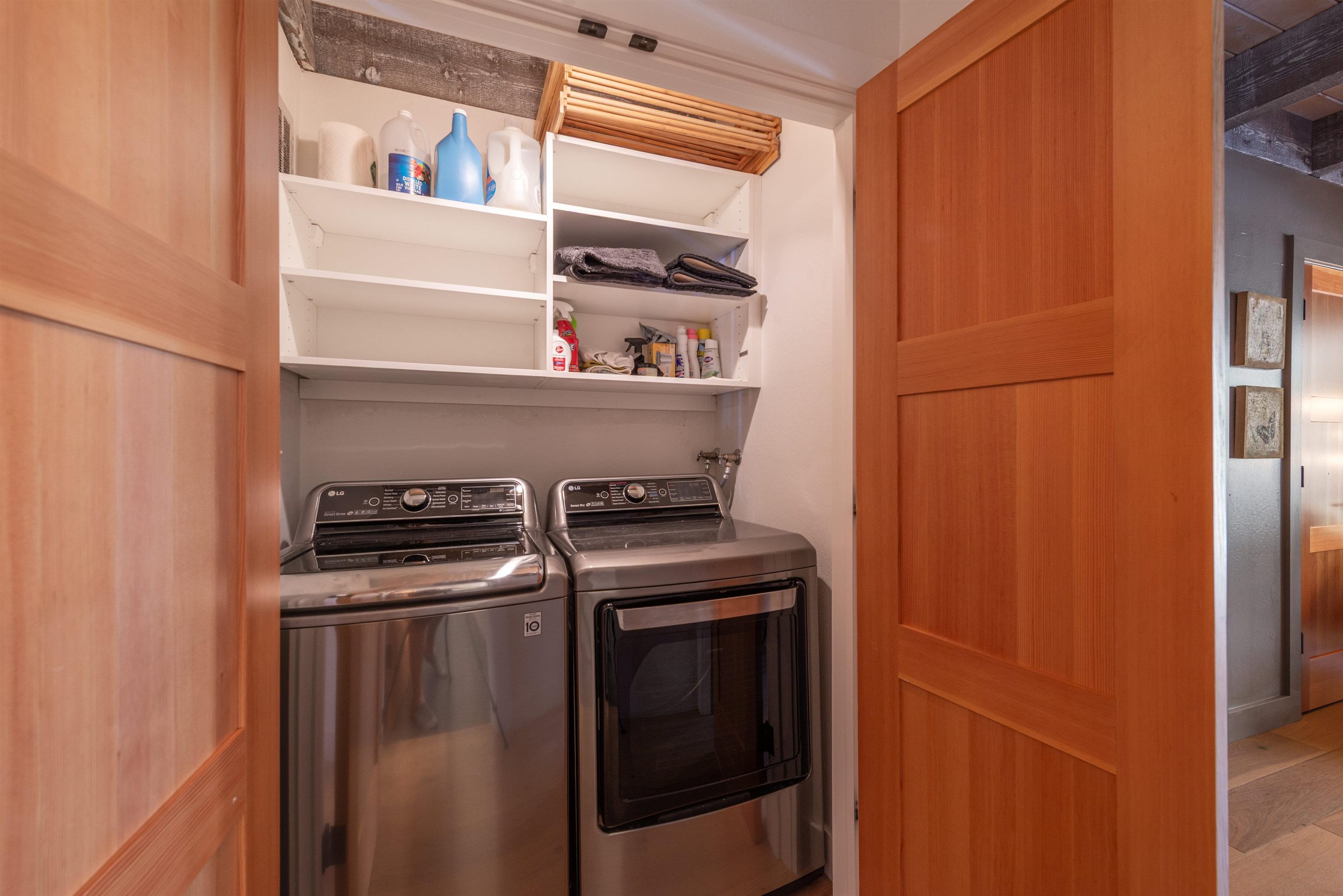 Kings Beach, California, 96143, United States, 2 Bedrooms Bedrooms, ,2 BathroomsBathrooms,Residential,For Sale,1940535