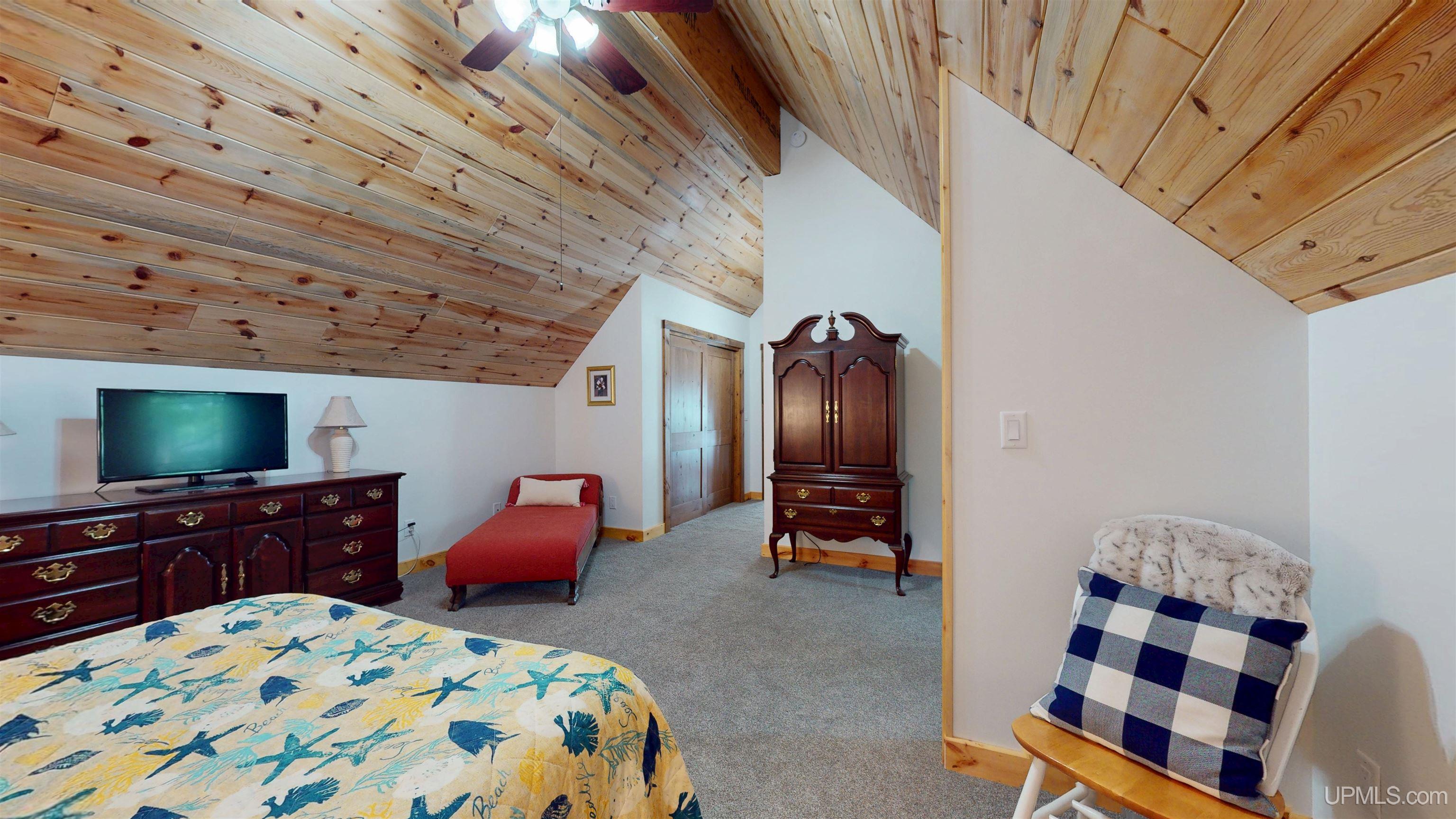 Marquette, Michigan, 49855, United States, 2 Bedrooms Bedrooms, ,4 BathroomsBathrooms,Residential,For Sale,1892873