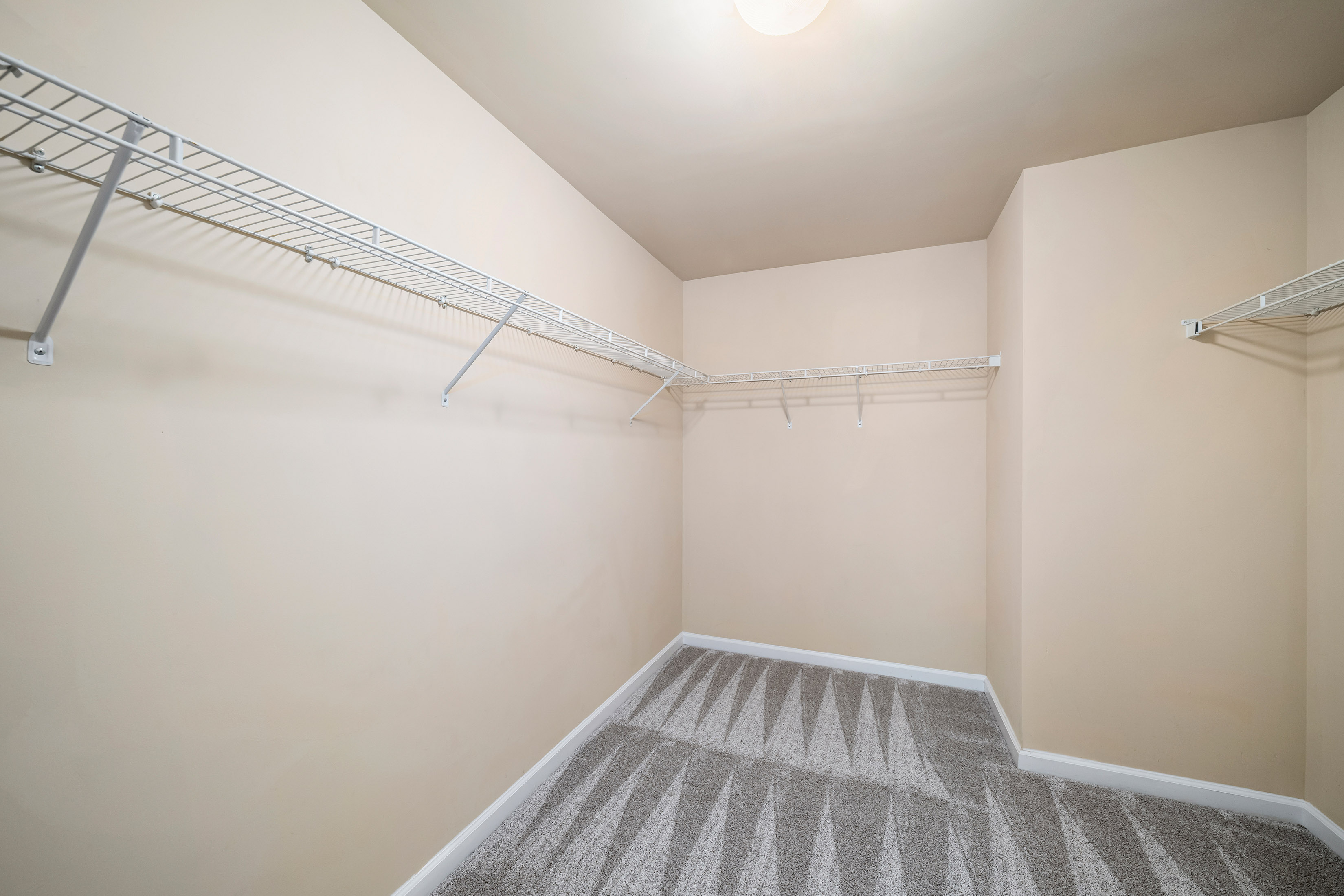  Beautifully Appointed End-Unit Townhome - 物件實景