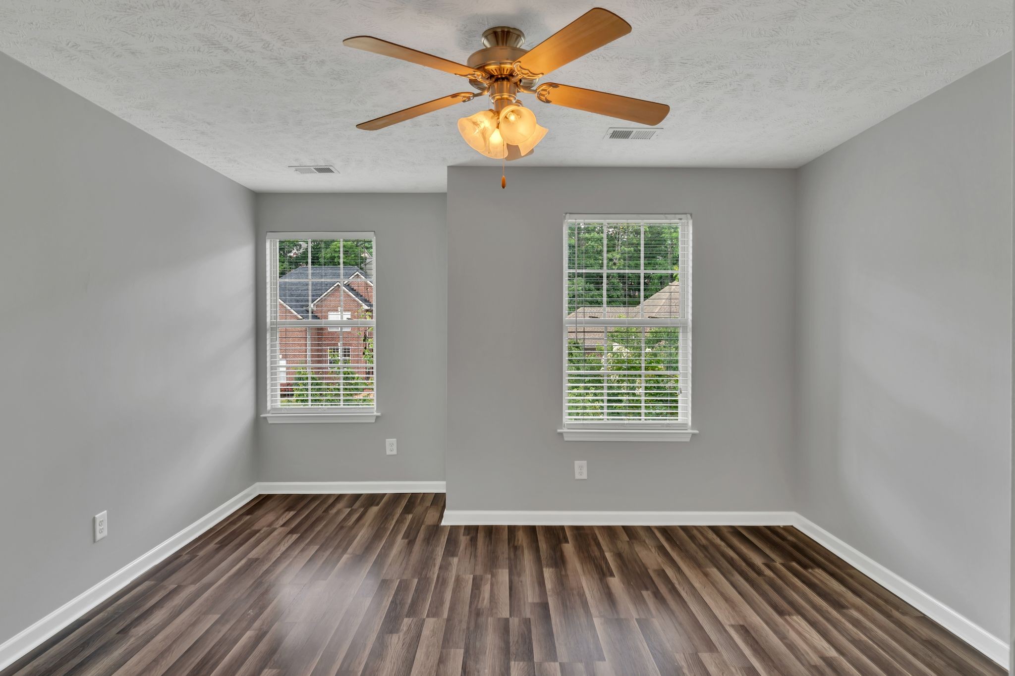 Hendersonville, Tennessee, 37075, United States, 4 Bedrooms Bedrooms, ,3 BathroomsBathrooms,Residential,For Sale,1870626