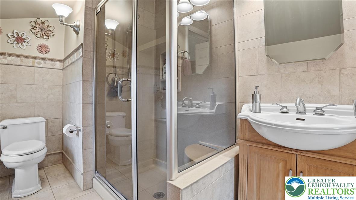 Allentown City, Pennsylvania, 18103, United States, 3 Bedrooms Bedrooms, ,2 BathroomsBathrooms,Residential,For Sale,1993437