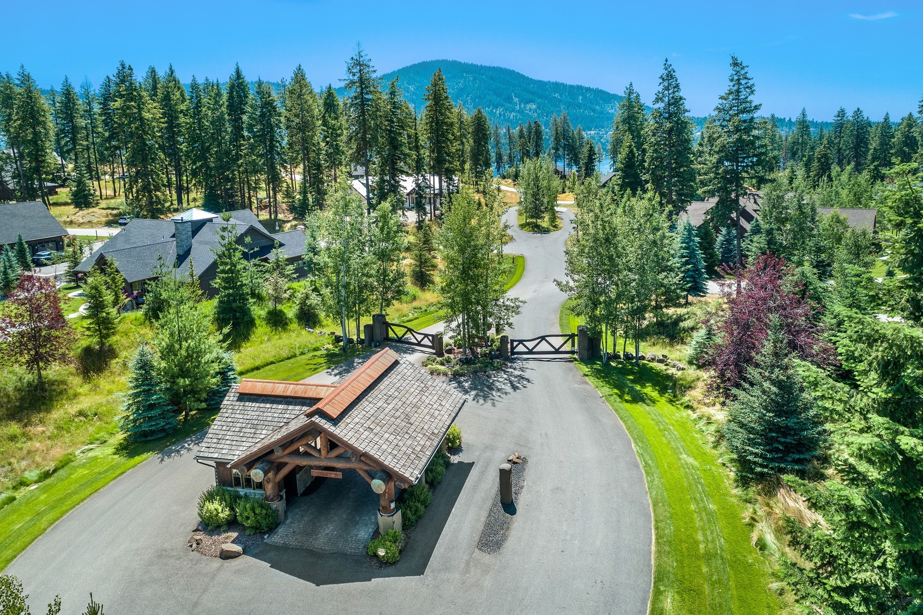  Rare Custom Retreat at Hayden Lake - 物件實景
