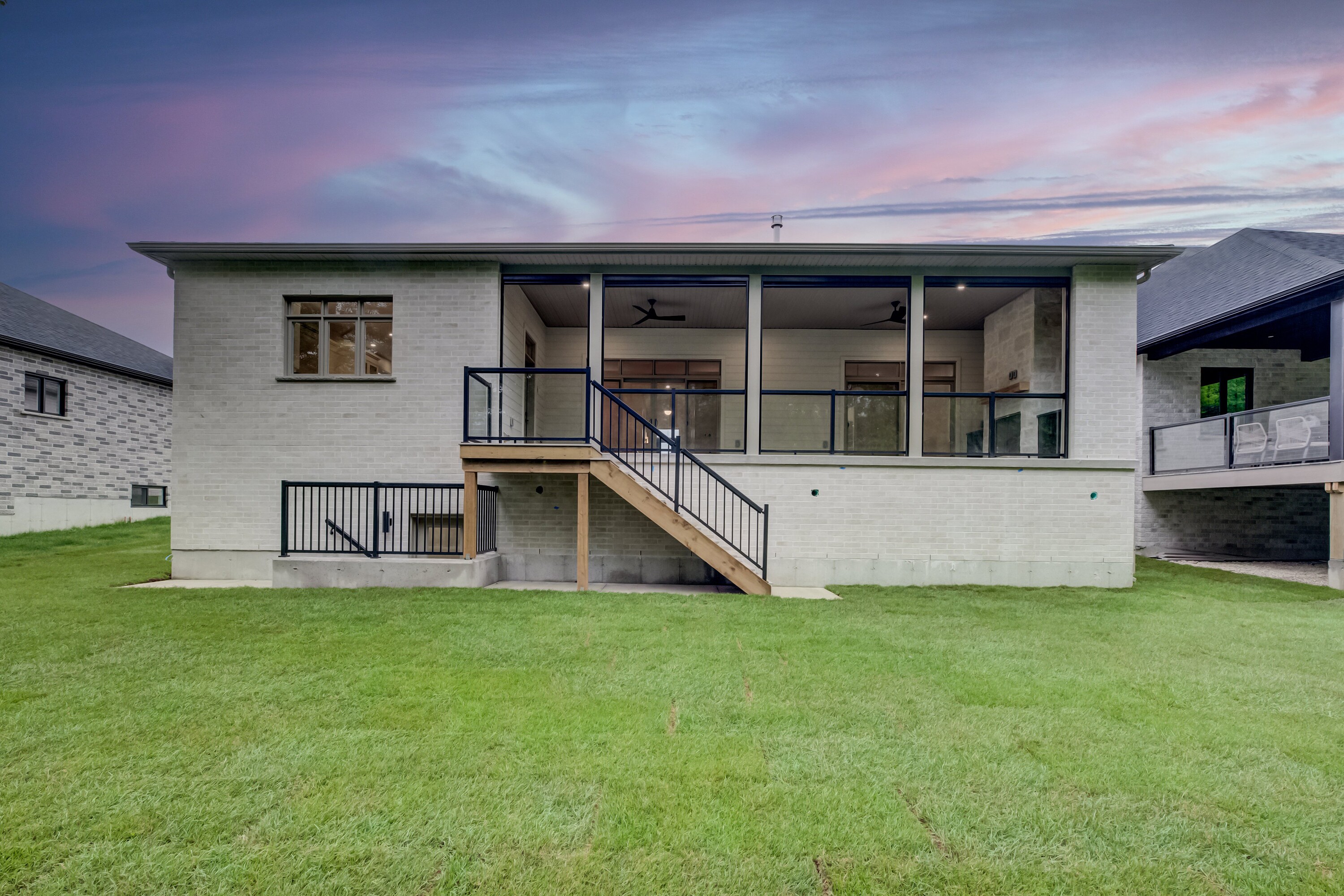  Custom-Built Bungalow - 物件實景