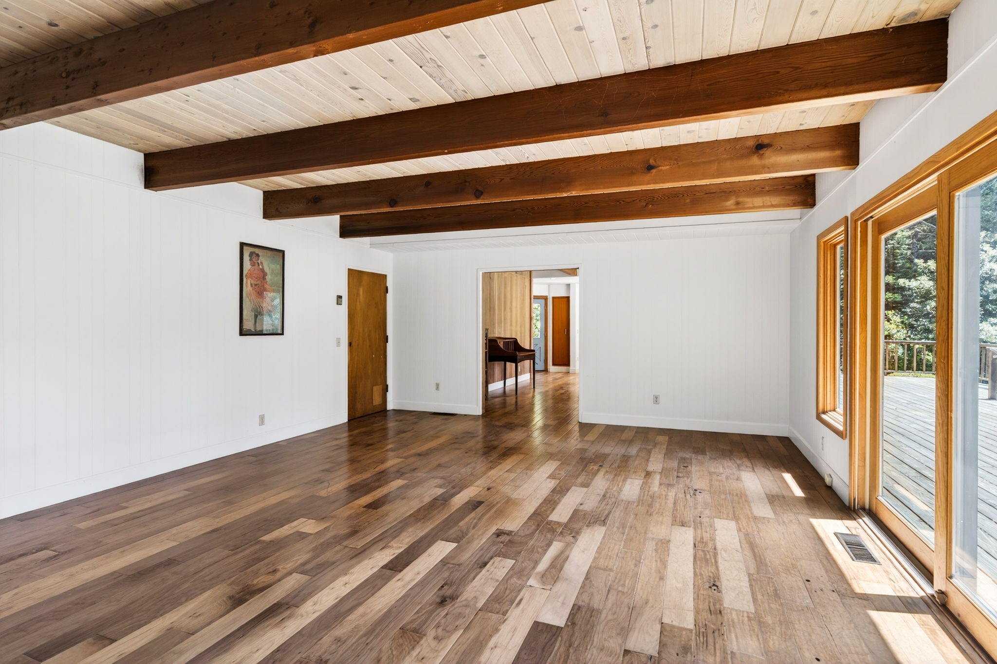  Classic Brown Shingle - 物件實景