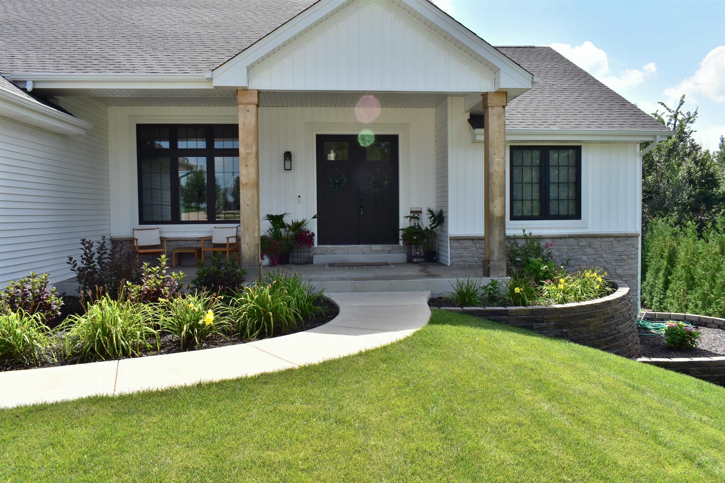 Rockton, Illinois, 61072, United States, 3 Bedrooms Bedrooms, ,3 BathroomsBathrooms,Residential,For Sale,1983692