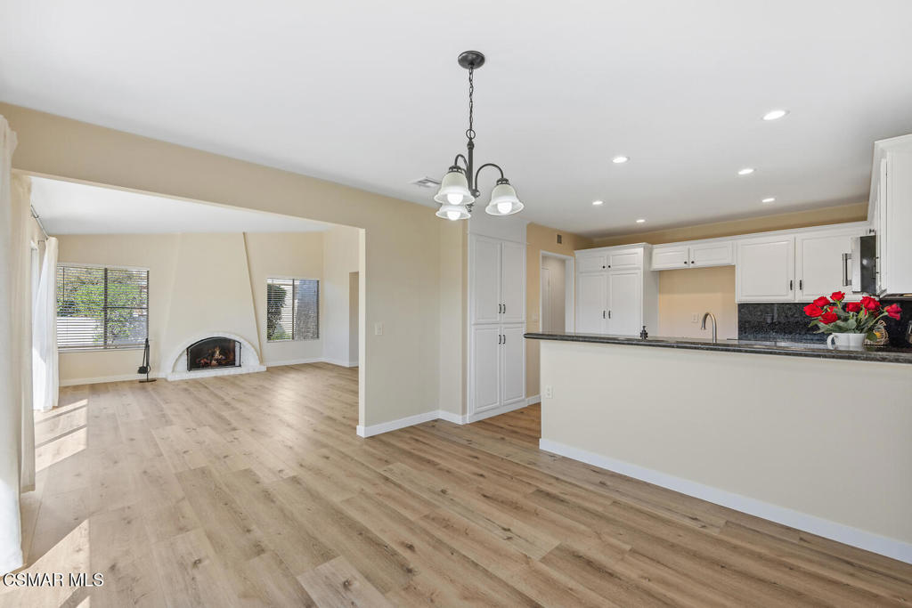 Westlake Village, California, 91361, United States, 3 Bedrooms Bedrooms, ,2 BathroomsBathrooms,Residential,For Sale,1989319