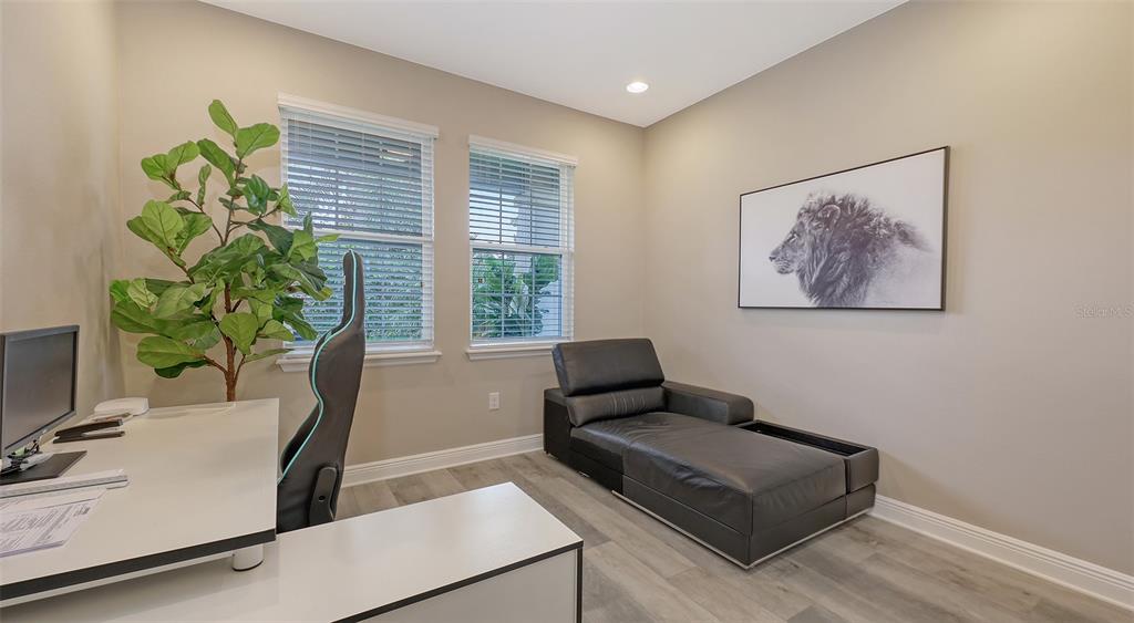 Sarasota, Florida, 34243, United States, 5 Bedrooms Bedrooms, ,4 BathroomsBathrooms,Residential,For Sale,1927282