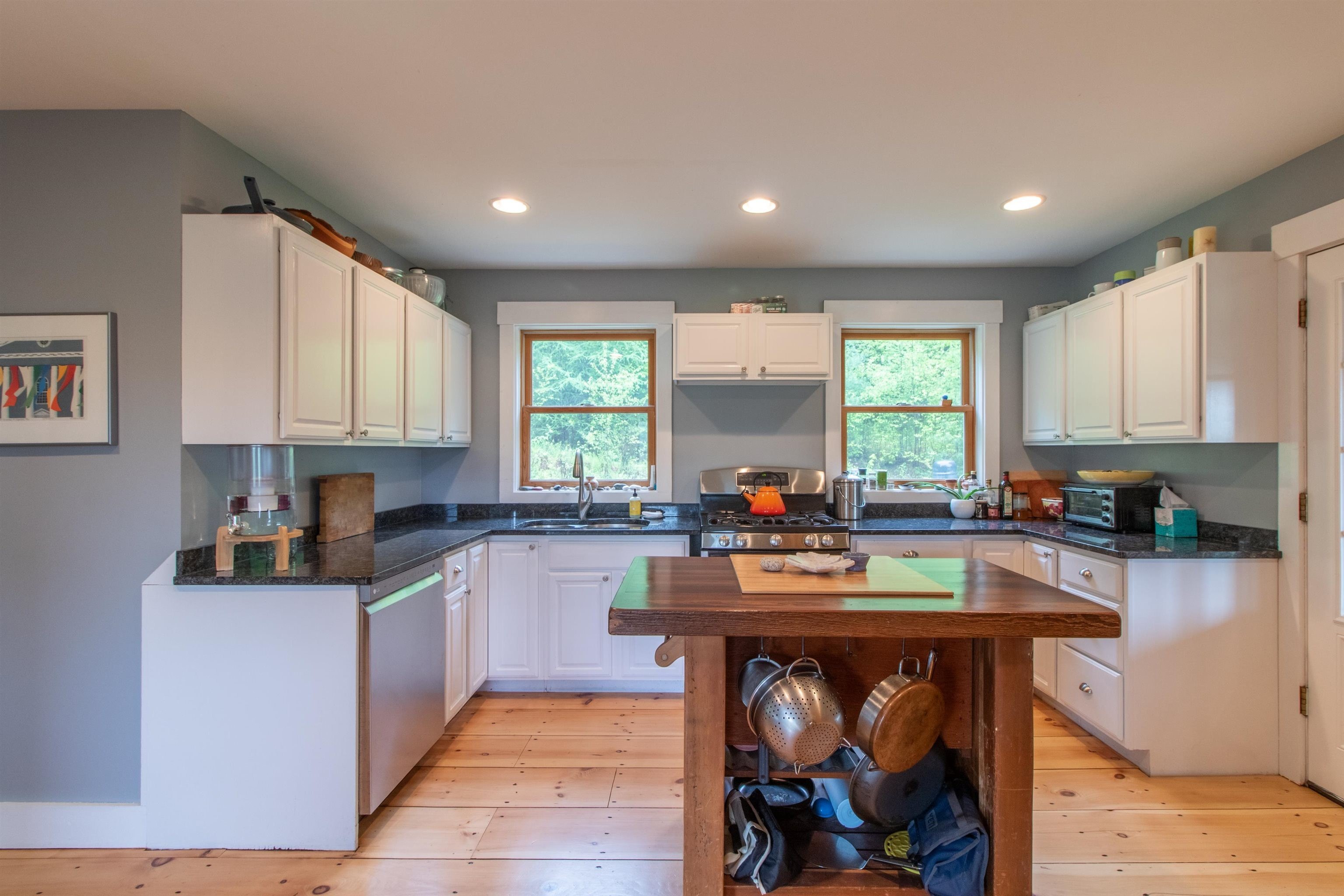 Kirby, Vermont, 05851, United States, 5 Bedrooms Bedrooms, ,3 BathroomsBathrooms,Residential,For Sale,2036584