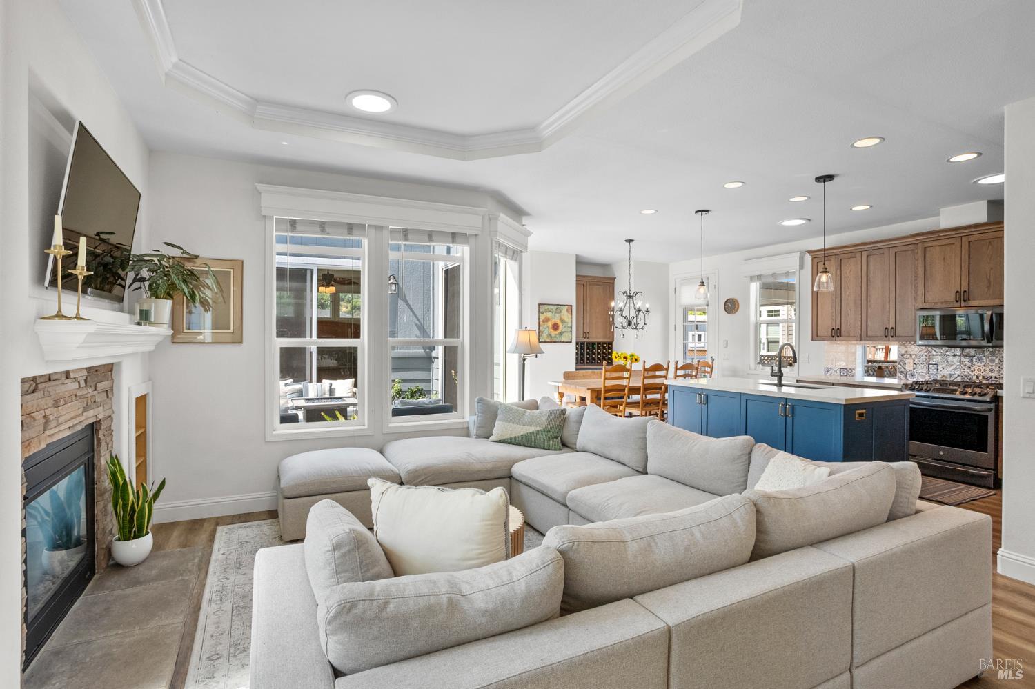 San Rafael, California, 94903, United States, 3 Bedrooms Bedrooms, ,2 BathroomsBathrooms,Residential,For Sale,1907707
