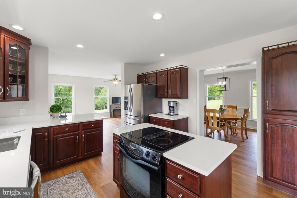Winchester, Virginia, 22603, United States, 4 Bedrooms Bedrooms, ,3 BathroomsBathrooms,Residential,For Sale,1838915