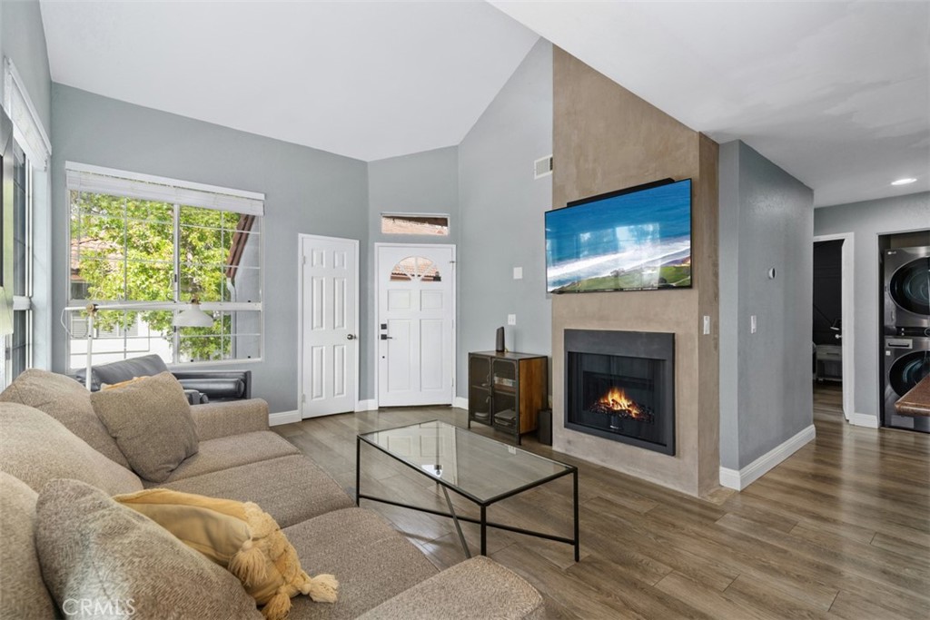 San Diego, California, 92126, United States, 2 Bedrooms Bedrooms, ,2 BathroomsBathrooms,Residential,For Sale,1898480