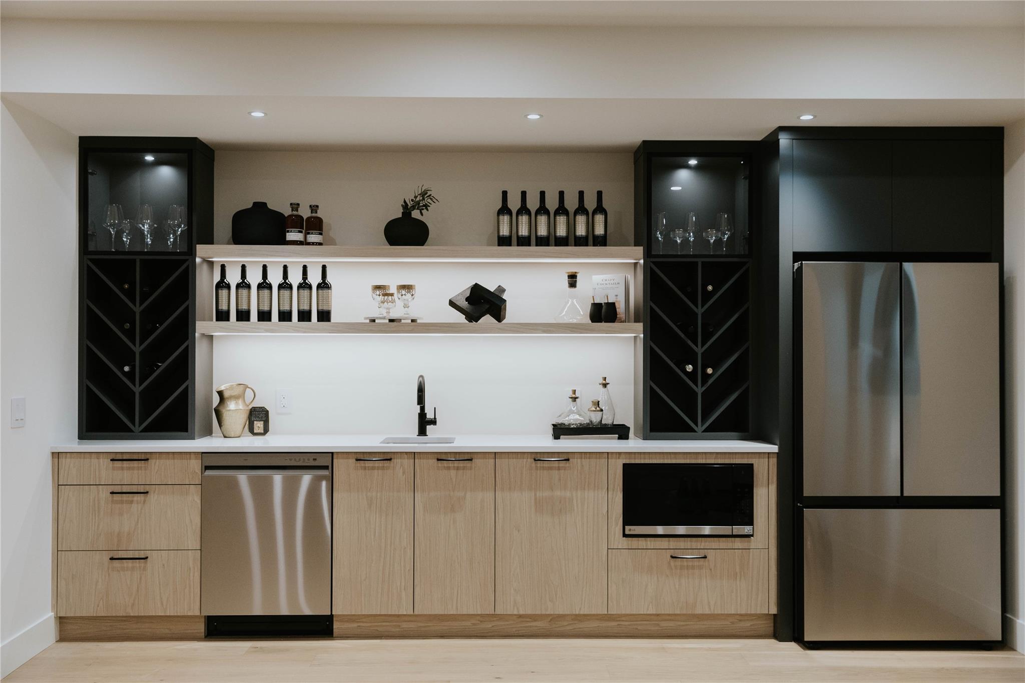 KELOWNA, British Columbia, V1W 0C4, CA, 5 Bedrooms Bedrooms, ,4 BathroomsBathrooms,Residential,For Sale,1960562