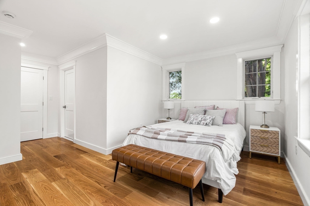 Natick, Massachusetts, 01760, United States, 5 Bedrooms Bedrooms, ,6 BathroomsBathrooms,Residential,For Sale,1901321