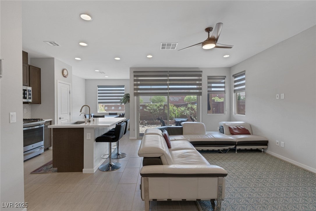 Las Vegas, Nevada, 89148, United States, 3 Bedrooms Bedrooms, ,2 BathroomsBathrooms,Residential,For Sale,1921692