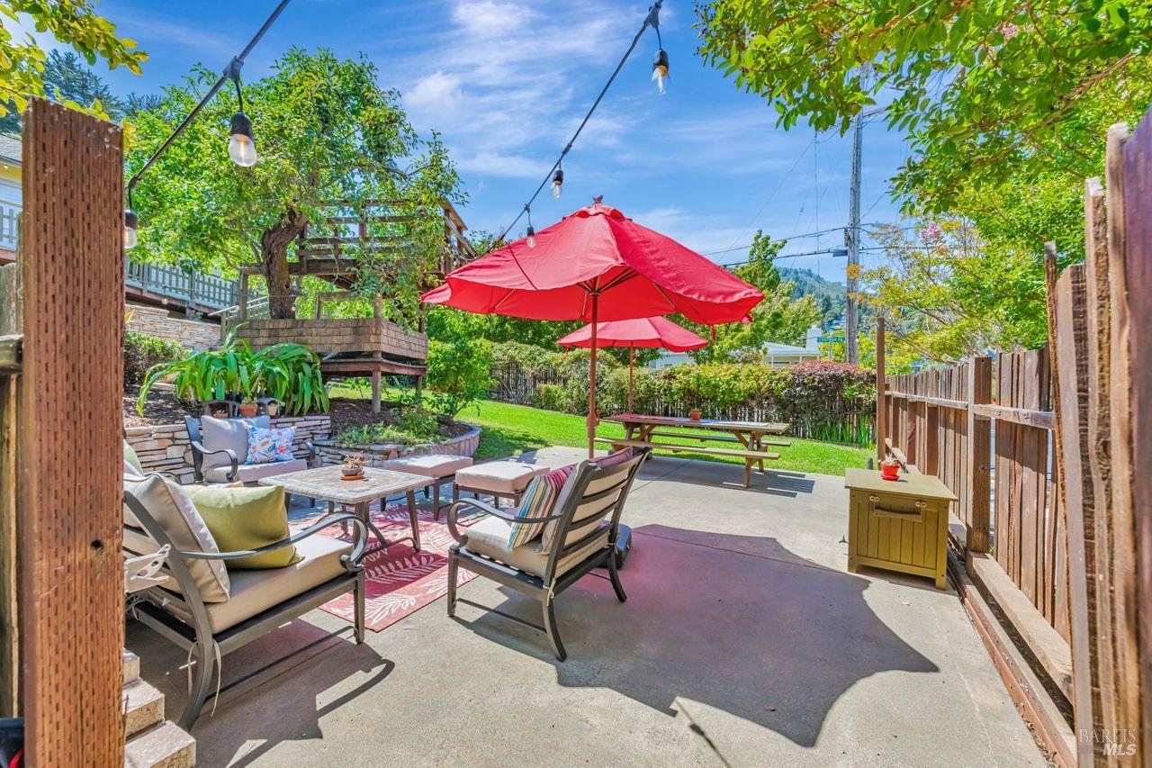 Corte Madera, California, 94925, United States, 4 Bedrooms Bedrooms, ,5 BathroomsBathrooms,Residential,For Sale,1917225